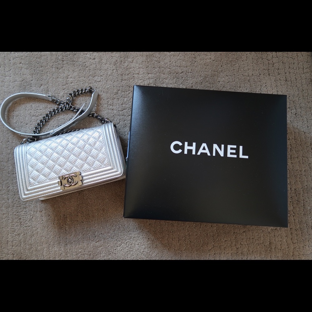 Metallic lamb Quilted Medium Boy Flap Silver